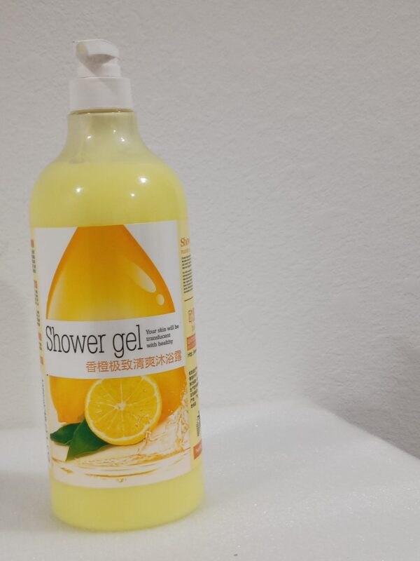 Brightening Fruit Shower Gel - Image 2